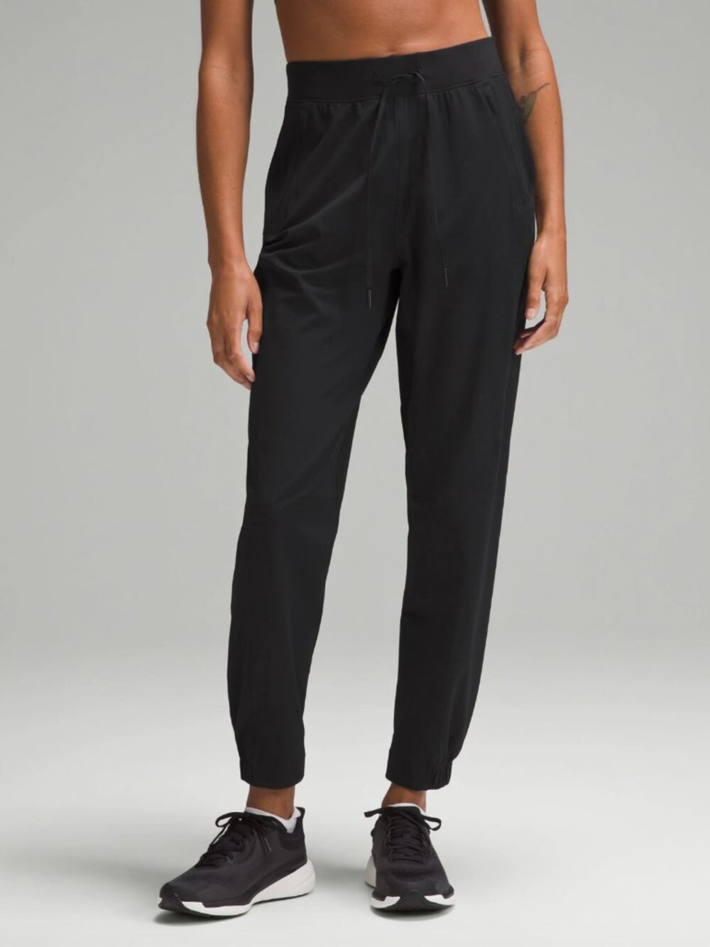 Lululemon License To Train HR Pant , Size 6, High Rise Black Jogger